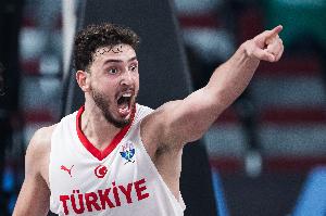 歐錦賽歷史第六個(gè)三雙！申京僅用26分鐘就砍下15分10板10助三雙