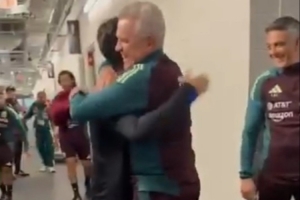 緊緊擁抱！李剛仁與恩師哈維爾-阿吉雷重逢，二人曾在馬洛卡共事