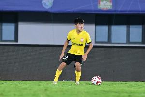 楊希在8月的中超聯(lián)賽中場均3.3次成功搶斷，全中超最多