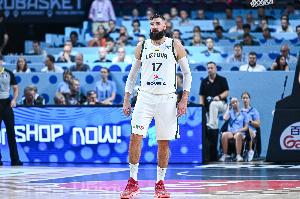 依然是國家隊大腿！瓦蘭丘納斯場均19.4分鐘 砍下15.7分6.7板