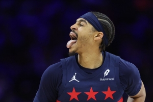 難以釋懷！美媒曬追夢(mèng)打野球各種打鐵和三不沾 普爾點(diǎn)贊