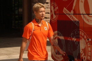 泰山隊今天下午啟程前往上海，準(zhǔn)備與上海申花隊的中超聯(lián)賽