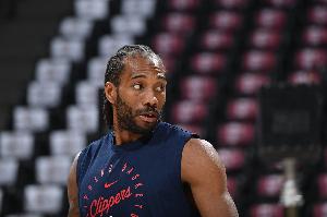 美記：有些隊(duì)會(huì)在規(guī)則邊緣小規(guī)模試探 像小卡這么夸張還是頭一次