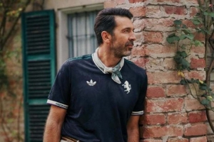 尤文圖斯三客，布馮真是行走的衣架啊