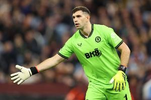 TA：馬丁內(nèi)斯需表現(xiàn)出悔意才能重新被維拉接納，被球迷原諒很難