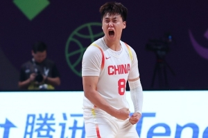 趙睿：打球肯定是要有脾氣的 但是國(guó)家隊(duì)隊(duì)友會(huì)提醒我穩(wěn)住情緒