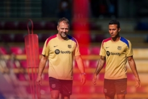 世體：蒂亞戈還沒在巴薩正式開始工作，在與俱樂部敲定合同細節(jié)