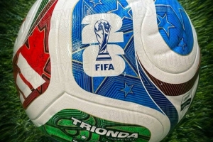 美加墨世界杯用球諜照：白色主色調(diào)+紅藍(lán)綠點(diǎn)綴，靈感美加墨國(guó)旗