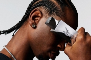 代言范圍廣泛！知名品牌官宣亞歷山大為旗下香水代言