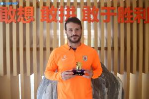 直播吧中超最佳|卡扎：知道“經(jīng)十路梅西”的梗，謝謝大家的夸獎