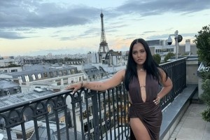 想老婆了！庫(kù)里曬出和阿耶莎視頻截圖：我的巴黎女神！