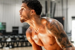 不只是兩性專家！小波特在社媒曬訓(xùn)練照 大秀肌肉