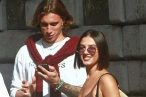 單身1年后又有新歡??卡拉菲奧里被發(fā)現(xiàn)與29歲意大利模特約會