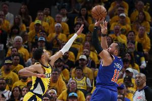 庫班：剛進(jìn)聯(lián)盟時(shí)布倫森進(jìn)攻手段單一 現(xiàn)在中距離準(zhǔn)得像印鈔機(jī)