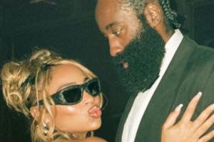 女友曬自拍??哈登評論：你是我遇到過的最讓我欲罷不能的小野貓