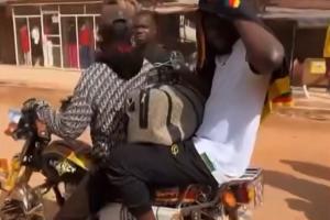 師傅機場去不??奧納納曬自己坐摩的視頻，將飛往土耳其完成轉(zhuǎn)會