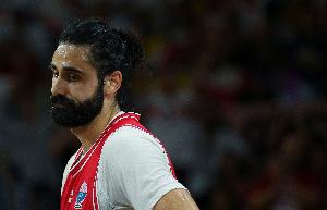 心態(tài)崩了！比塔澤&申格利亞相繼出現(xiàn)大動作被吹違體 均提前離場