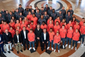 官方：拜仁男足、女足上賽季雙雙奪冠，球隊獲巴伐利亞州州長表彰