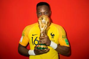 40歲曼丹達(dá)退役丨18年世界杯冠軍成員，代表馬賽出戰(zhàn)613場