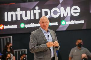 TA：鮑爾默至今仍擔(dān)任聯(lián)盟總督委員會審計委員會主席