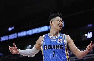 經(jīng)紀(jì)人：上海一球員曾對(duì)書(shū)豪防守動(dòng)作很大 他中場(chǎng)道歉&下半場(chǎng)繼續(xù)