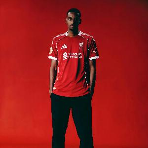 回聲報：弗林蓬恢復(fù)訓(xùn)練伊薩克首次參加合練，巴伊切蒂奇草地訓(xùn)練