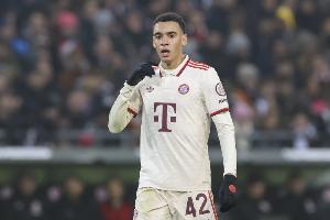 踢球者：拜仁計劃讓戴維斯、伊藤洋輝、穆西亞拉在11月逐步回歸