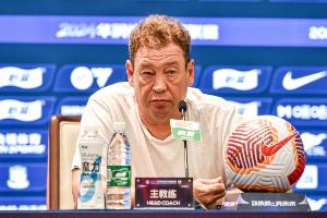 斯盧茨基：對(duì)陣泰山?jīng)]有任何容錯(cuò)率 戴偉浚本賽季復(fù)出比較困難