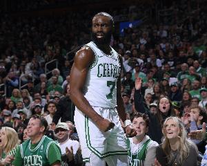 杰倫-布朗：隊(duì)里有多人是承擔(dān)不同責(zé)任的領(lǐng)袖 我更多是發(fā)聲鼓勁的