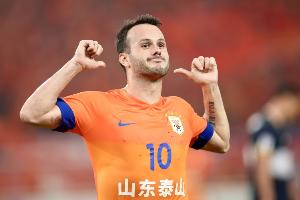 瓦神！瓦科24場3次戴帽、1次大四喜，22球0點(diǎn)球領(lǐng)跑中超射手榜！