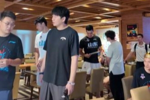 生日當(dāng)天首秀！山東男籃將帥為陳林堅(jiān)慶祝32歲生日