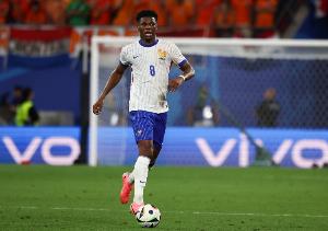 阿斯：瓊阿梅尼在國家隊染紅，下次國際比賽日有望獲得休息機會