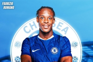 天空：埃梅加想留在白堡繼續(xù)提升，切爾西希望他下賽季能踢英超