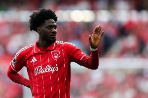 諾丁漢森林官方：主力后衛(wèi)埃納遭遇腿筋傷勢(shì)，將缺席一段時(shí)間