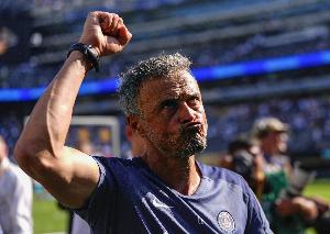 巴黎人報：雖肩鎖關(guān)節(jié)骨折，但恩里克預(yù)計仍會現(xiàn)場指揮巴黎的比賽