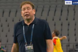 媒體人：斯盧茨基那神態(tài)讓我想到阿莫林，球可以輸教練不能崩啊