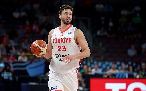 土耳其大勝希臘！上一次打進(jìn)歐錦賽決賽還是在24年前！