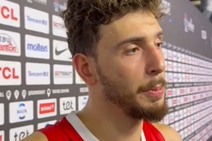 申京：字母哥是世界上最好的球員之一 但傳球不是他的強(qiáng)項(xiàng)！