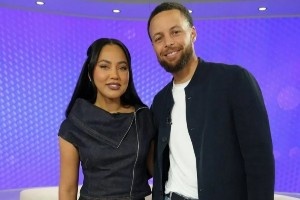 庫里曬與阿耶莎合照：與我最愛的聯合主持人 一起參加了訪談秀