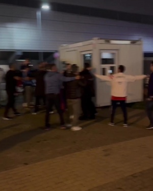 火藥桶啊！希臘vs土耳其賽后雙方球迷激情互噴 差點(diǎn)就打起來(lái)了