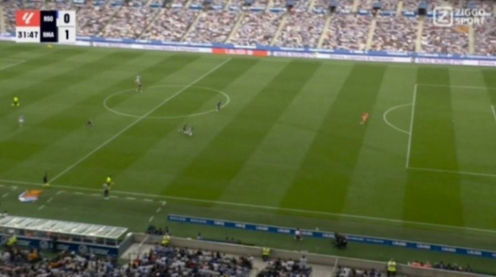 赫伊森因此吃直紅？奧亞薩瓦爾即將拿球時(shí)，庫(kù)爾圖瓦還在禁區(qū)外