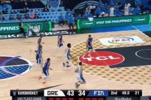 太猛！字母哥從對(duì)手手中搶球 隨即在夾擊中騰空強(qiáng)攻打2+0