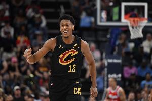 隊(duì)記：亨特新賽季將是首發(fā)小前 梅里爾賽季初有望搭檔米切爾首發(fā)