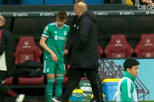 利物浦半場調(diào)整，麥卡利斯特被換下，布拉德利替補登場