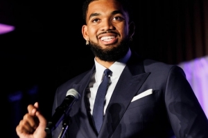 官方：尼克斯球星唐斯正式入選肯塔基大學2025屆體育名人堂