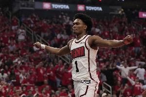 Lowe：28年奧運會美國男籃需要阿門 他能防得國際后衛(wèi)暈頭轉向