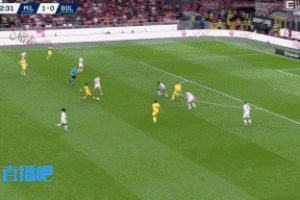 希門尼斯單刀晃過門將，結(jié)果近乎空門機會直擊立柱！