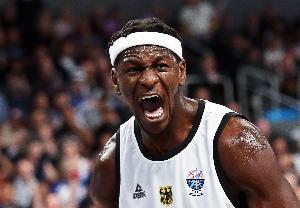 你是最大功臣！邦加11中8&三分4中4砍全隊(duì)最高20分！另有5板3助！