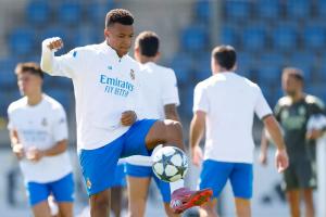 馬卡：皇馬備戰(zhàn)歐冠前夕遭西甲突擊藥檢，俱樂(lè)部表示“十分反?！? >
                                        </div>
                                    </div>
                                    <div   id=