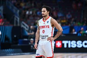 敢打敢拼！土耳其拉金半場11中4貢獻(xiàn)9分4籃板2助攻1搶斷
